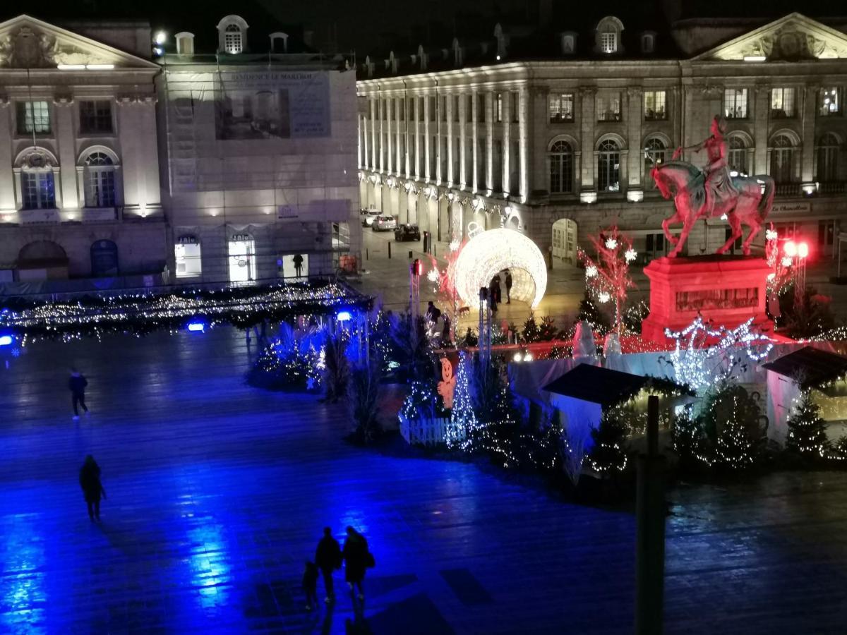 Appartement F3 Au Balcon De La Place Du Martroi Orléans Kültér fotó