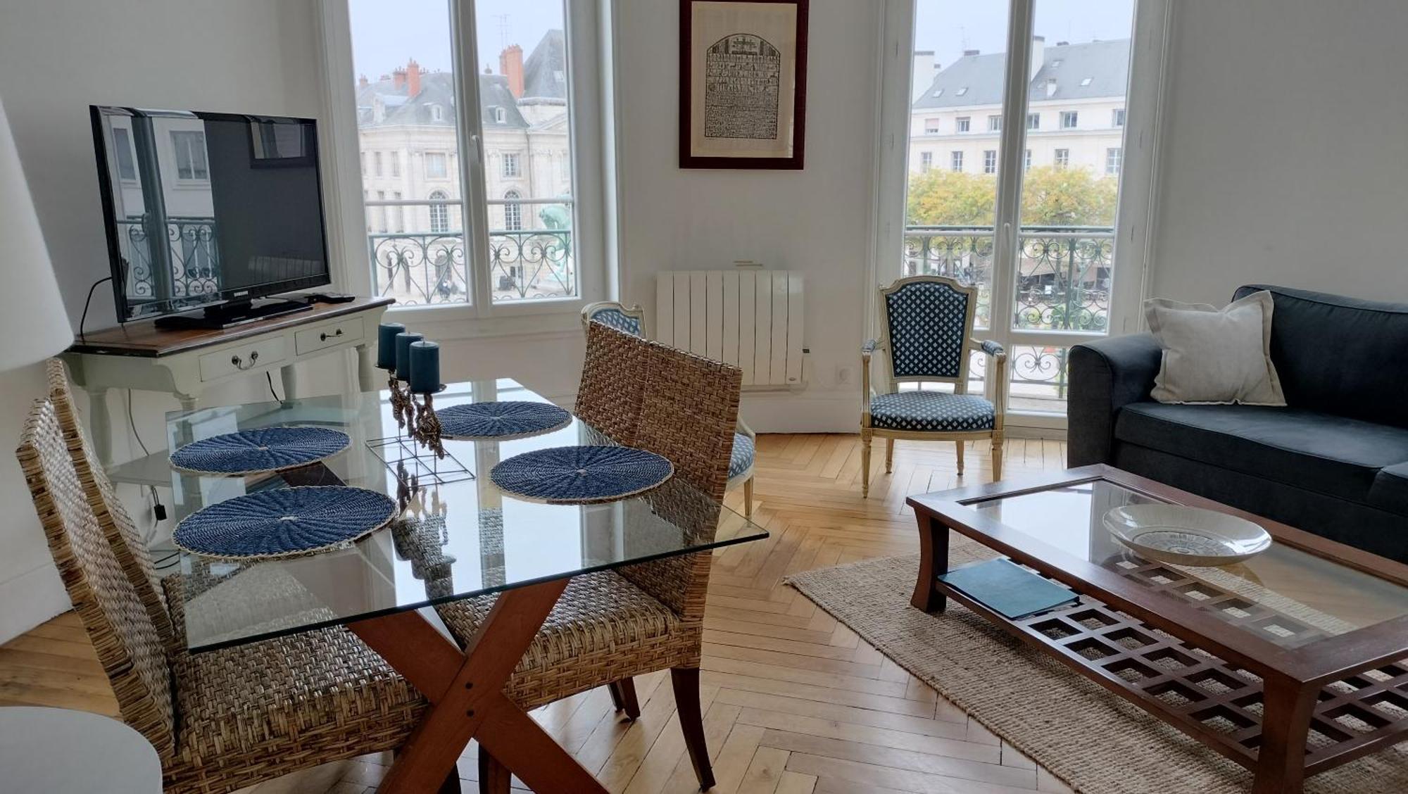 Appartement F3 Au Balcon De La Place Du Martroi Orléans Kültér fotó