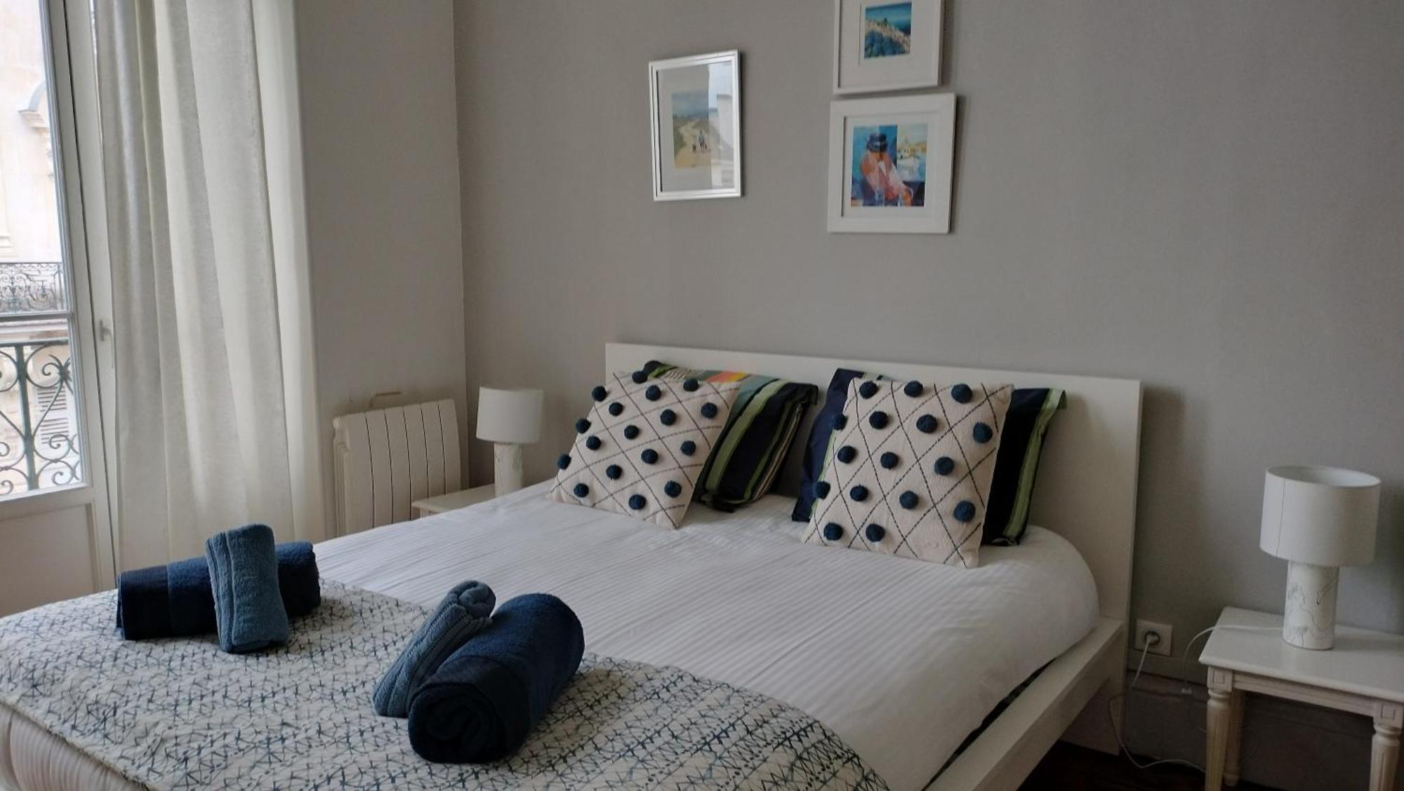 Appartement F3 Au Balcon De La Place Du Martroi Orléans Kültér fotó