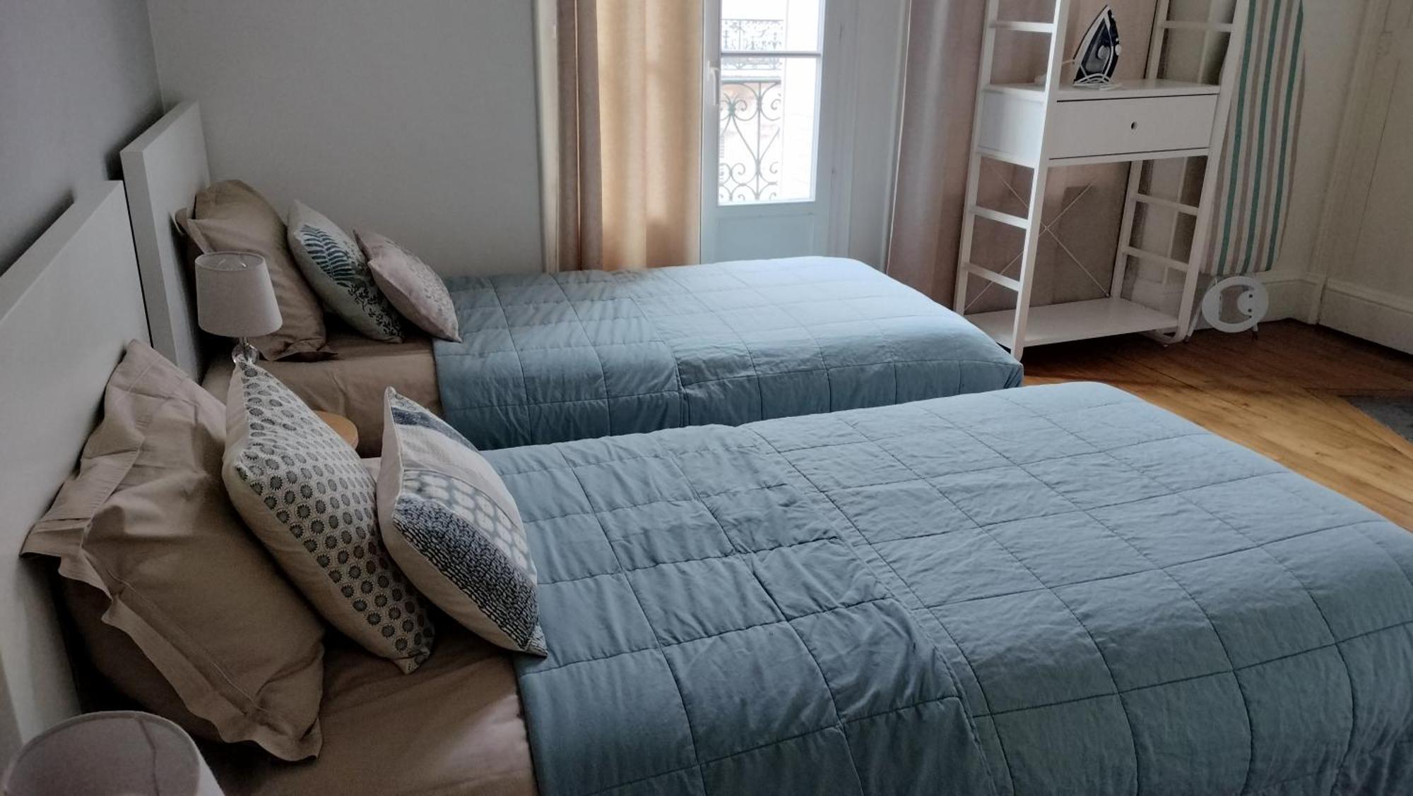 Appartement F3 Au Balcon De La Place Du Martroi Orléans Kültér fotó