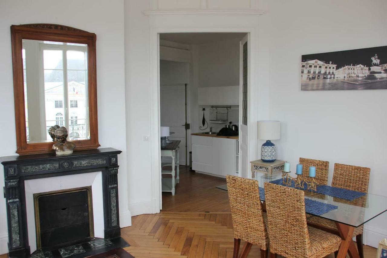 Appartement F3 Au Balcon De La Place Du Martroi Orléans Kültér fotó